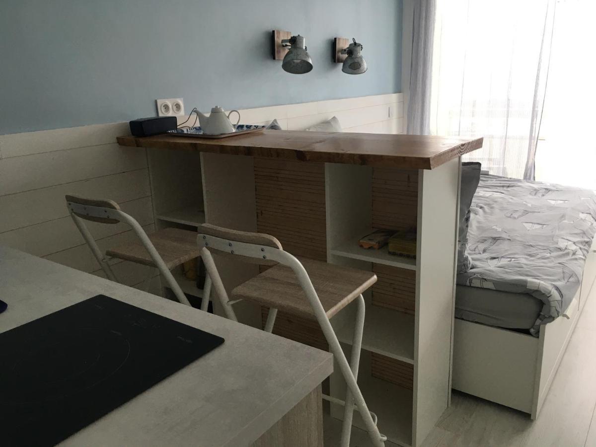 Ferienwohnung Studio Face A La Mer Ploemeur Exterior foto
